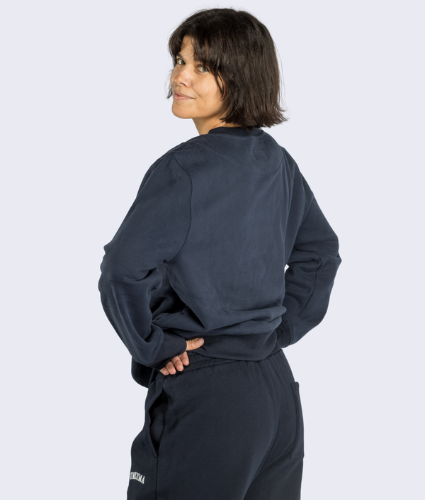 Varsity Sweatshirt in Navy Blue, second fit, view 2 — GYMKUMA