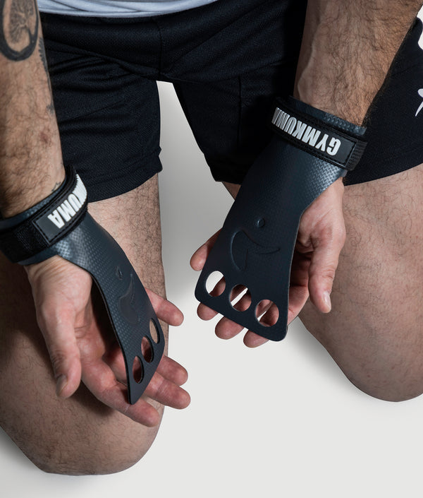 GYMKUMA 3 Hole Hand Grips, durable carbon fibre palm protection