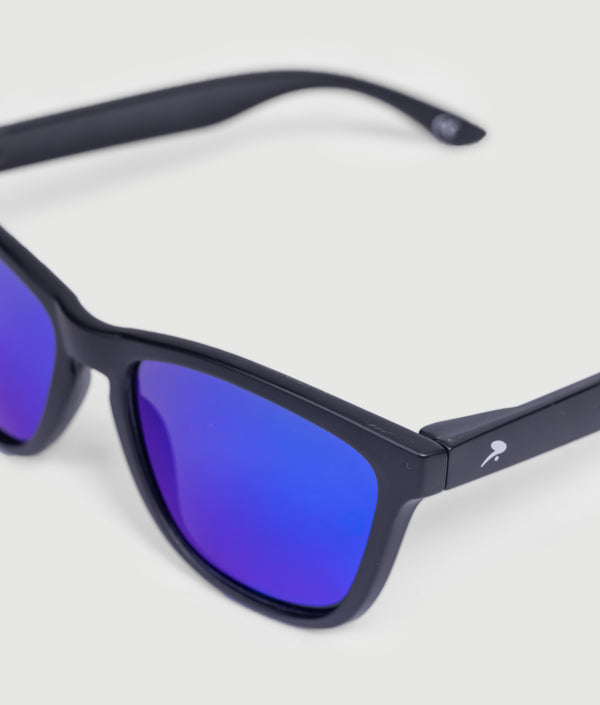 GYMKUMA Maverick sunglasses in black with blue mirror lenses